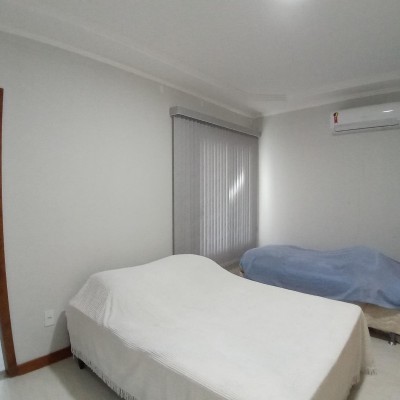 Linda e completa casa na quadra da lagoa de praia seca